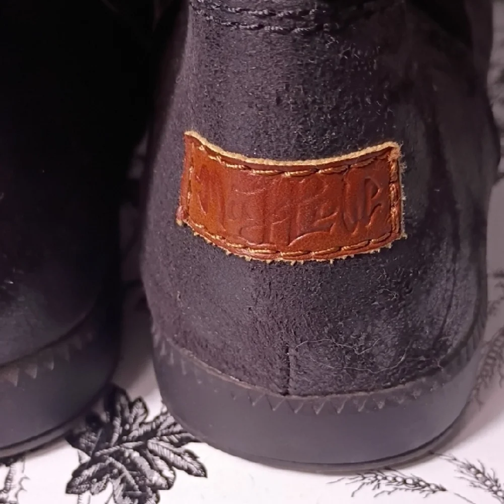 Cozy Black Quilted‎ Winter Boots